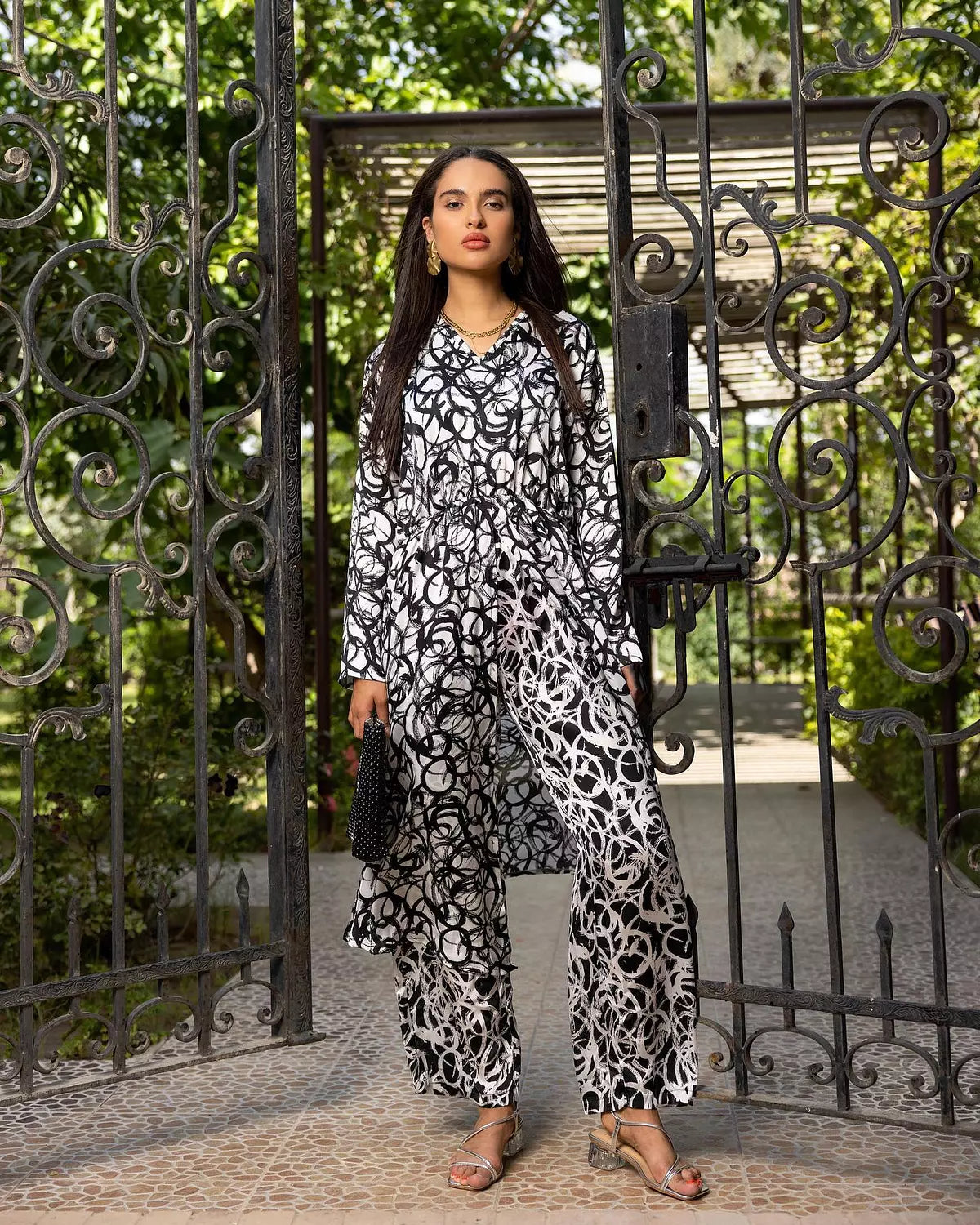 Opposite Circles Set